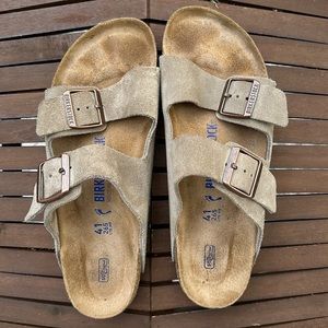 Like new. Only worn a few times. Sz 41